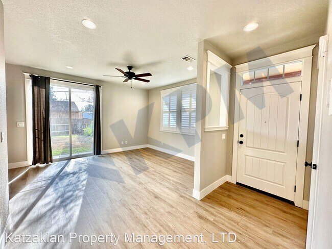 Foto del edificio - 3 br, 2 bath House - 2550 Plymouth Oaks Ct.