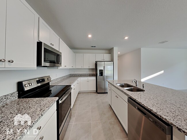 Foto del edificio - 6785 Branham Mill Ct