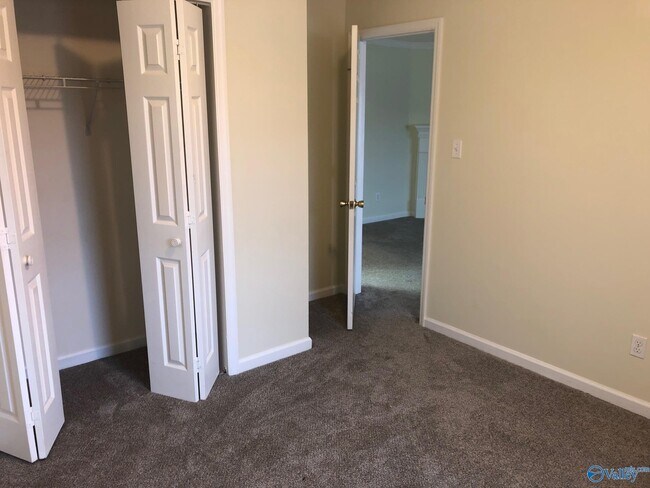 Building Photo - 523 Aspen Way