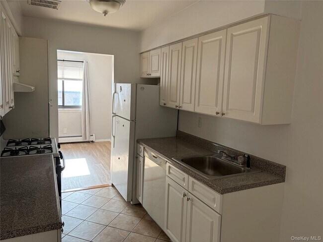 Foto del edificio - 2 Brevoort Dr