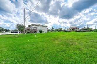 Building Photo - 106 Palm Dr