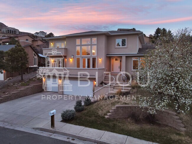 Building Photo - Beautiful Home in Mountain Shadows