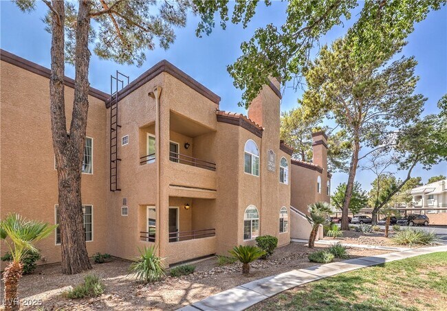 Building Photo - 9325 W Desert Inn Rd