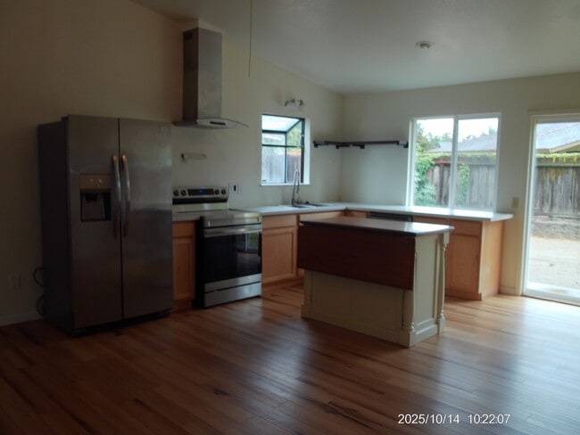 Foto del edificio - 1074 Beechwood St