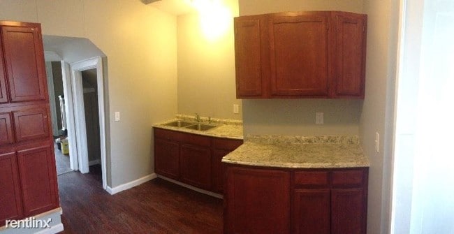 Building Photo - 3 br, 1 bath Apartment - 67 Custer Street