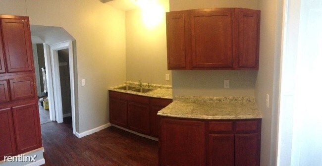 Foto del edificio - 3 br, 1 bath Apartment - 67 Custer Street