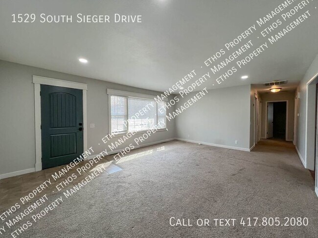 Building Photo - Midtown 3 Bedroom/2 Bath Home