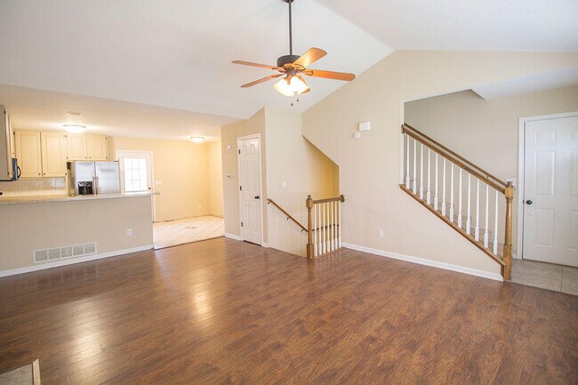 Foto del edificio - 1327 Valley Creek Ln