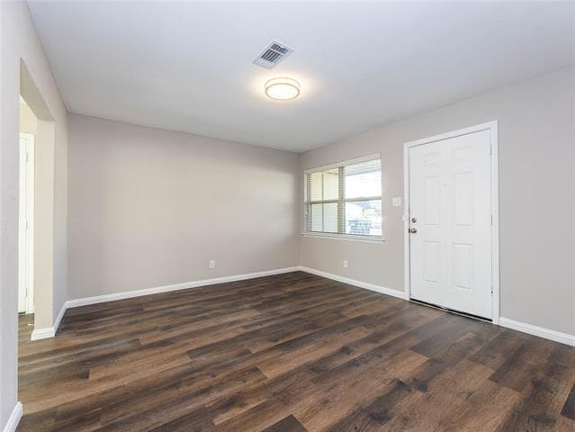 Building Photo - 1022 Daniels Dr