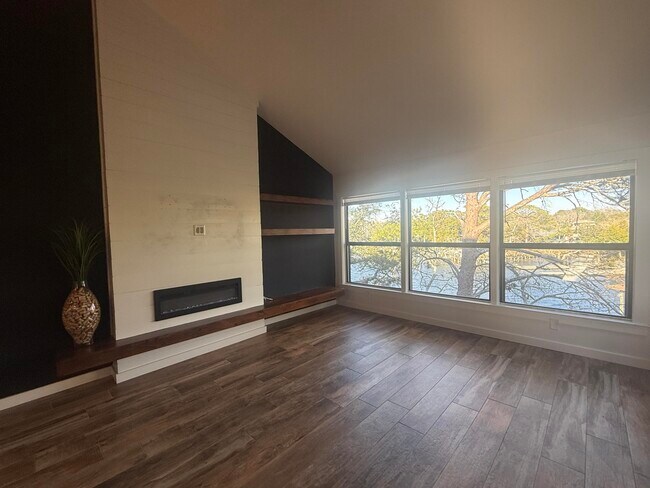 Foto del edificio - 300 Yacht Club Dr