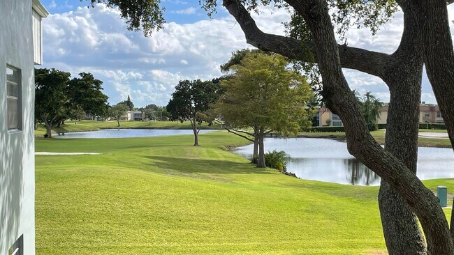 Foto del edificio - 949 Normandy Trail