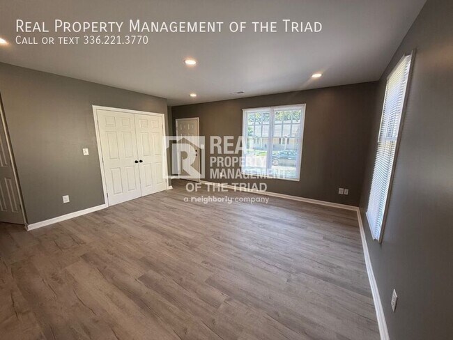 Building Photo - 617 Ross Ave