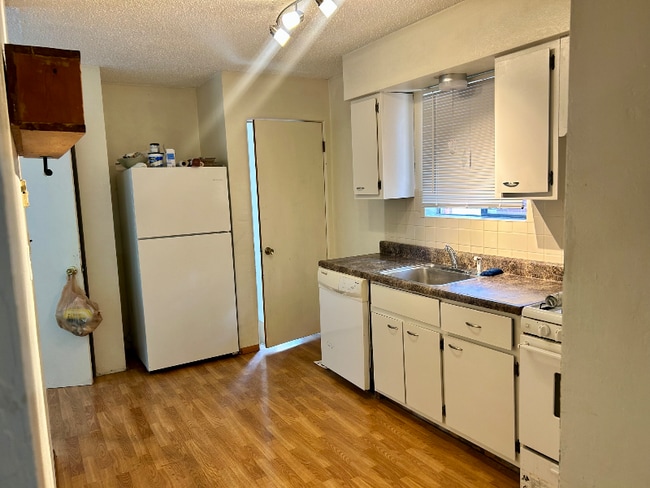 Building Photo - 712 Rabenberg Pl