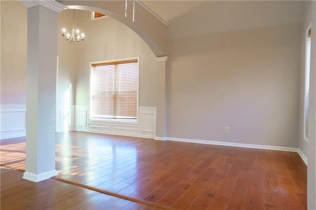 Building Photo - 2581 Southhaven Ln