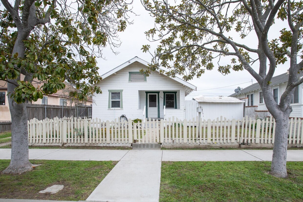 Primary Photo - Charming 3 bedroom 1 bath home!
