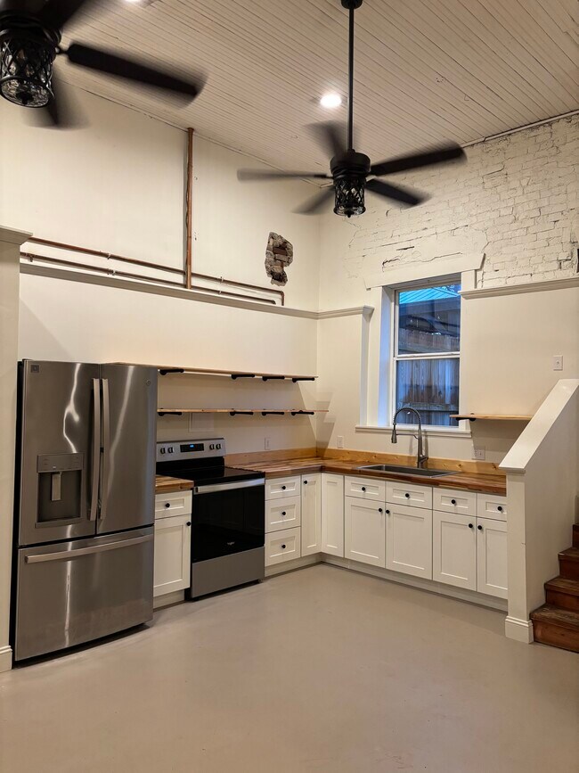 Foto del edificio - 7 Main St E