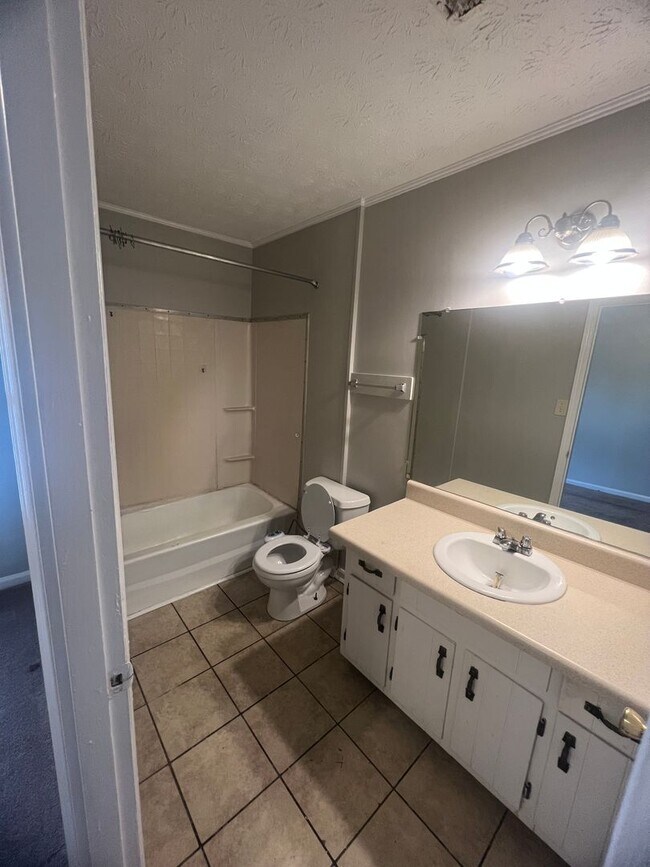 Foto del edificio - 2 Bedroom, 1 Bathroom in Carrollton City