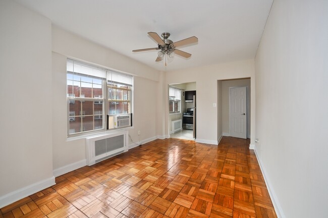 Building Photo - The Roberta