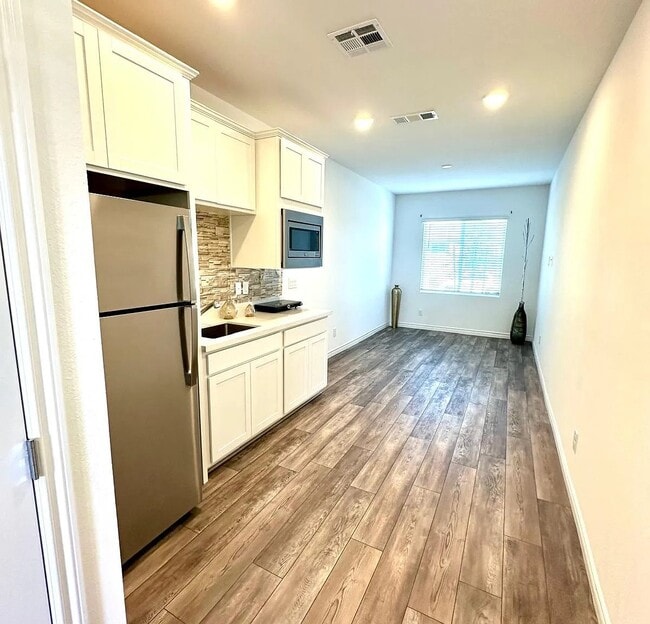 Building Photo - 5828 Chisolm Trail