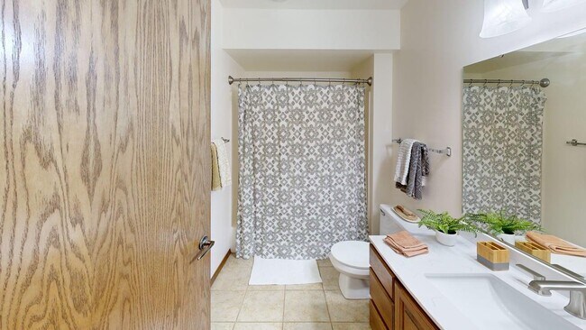 Building Photo - Sauk Creek