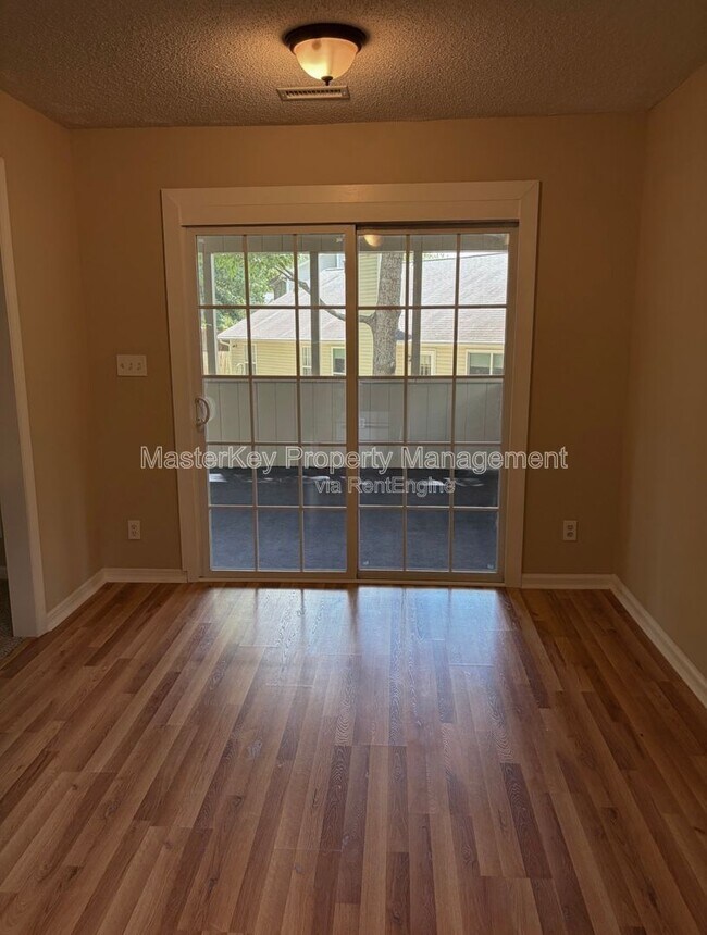 Foto del edificio - 1401 Ravensthorpe Dr