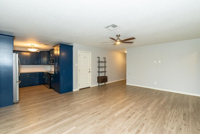 Building Photo - 140 Benny Ave
