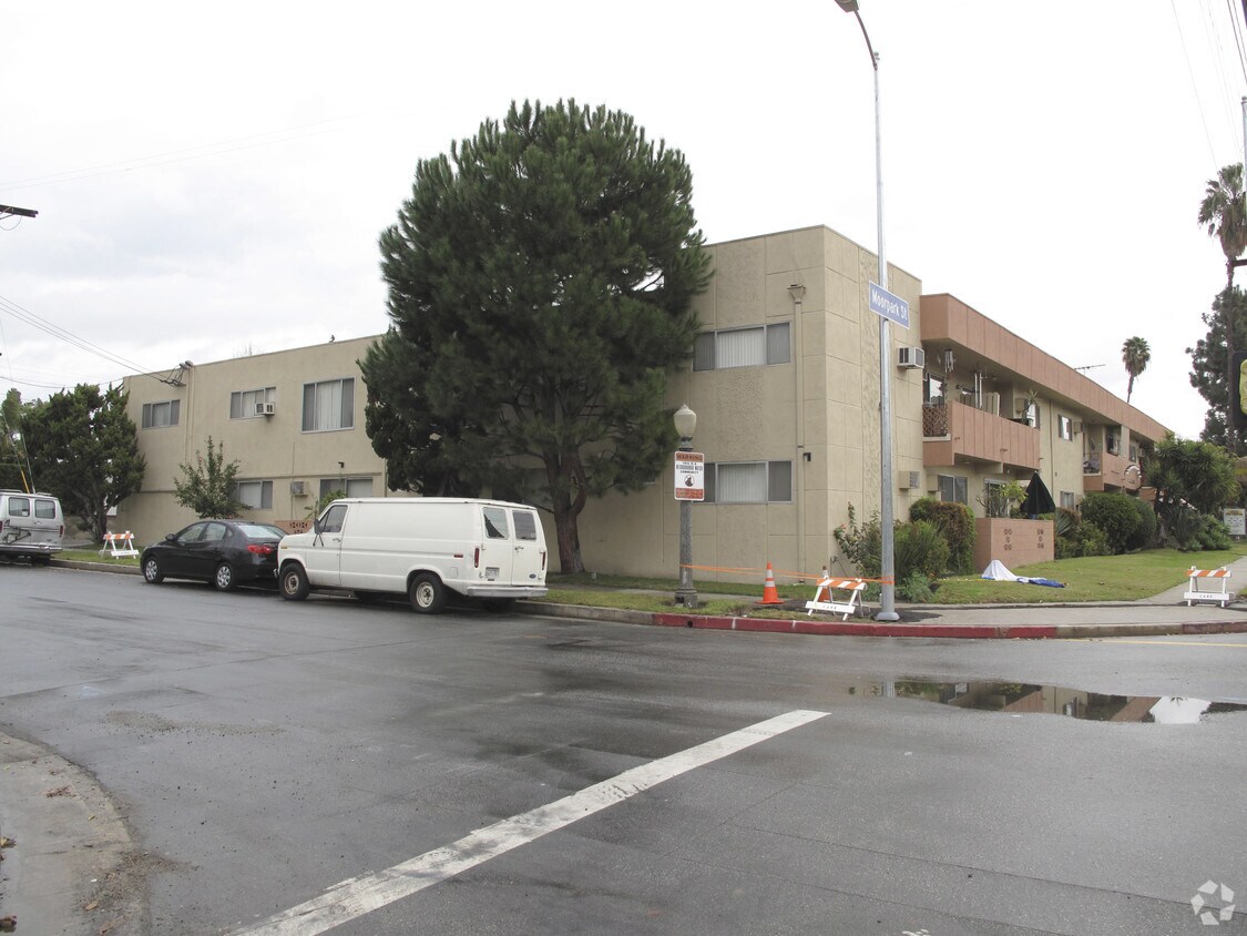 Primary Photo - Continental Apartments