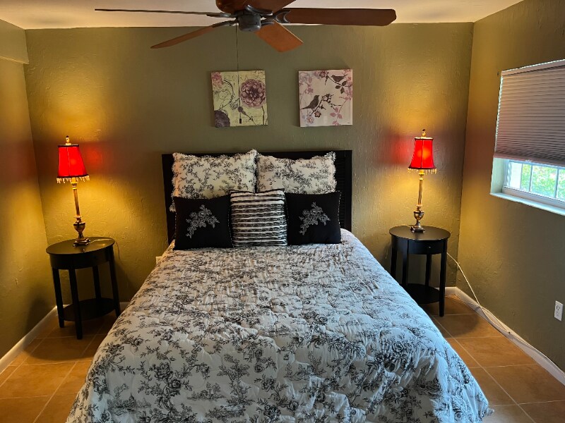 Foto principal - 3520 23rd Ave SW