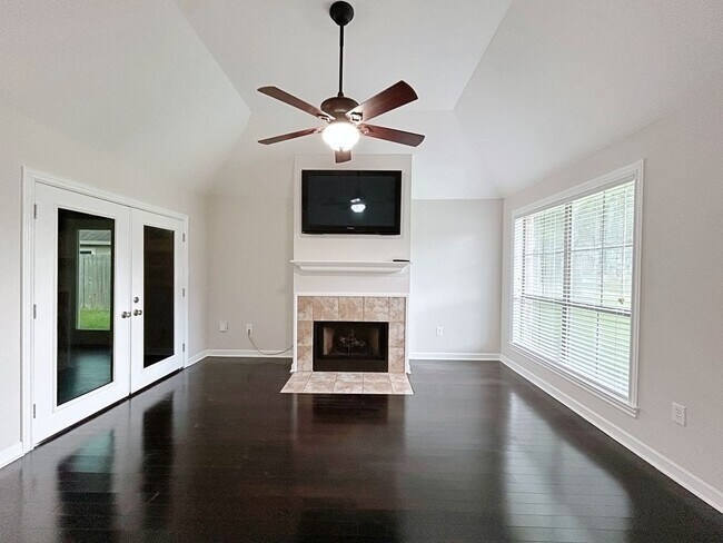Building Photo - 3 Bedroom House in High Point Subdivision