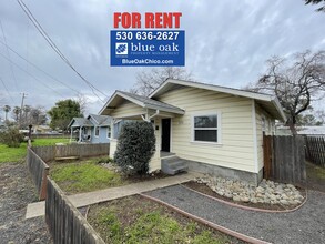 Building Photo - 570 E 19th St