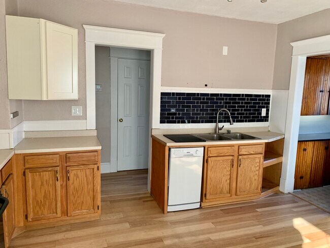 Photo - 366 Hillside Ave Apartments