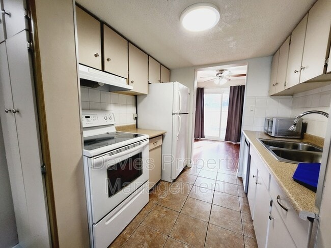 Building Photo - 237 Grandin Village