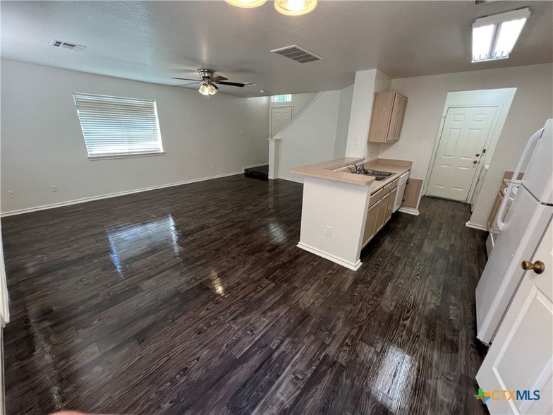 Building Photo - 933 Sagewood Trail