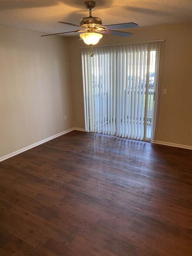 Foto principal - 4180 W New Haven Ave