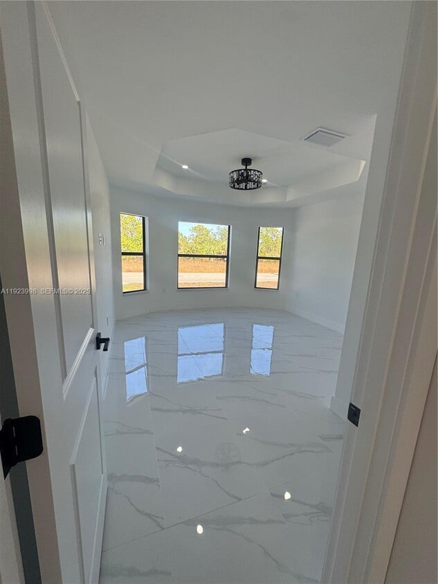 Building Photo - 1112 East 12th Street