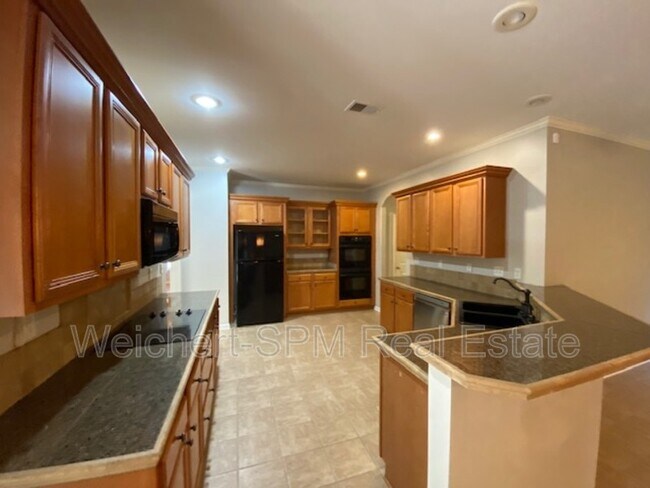 Building Photo - 12193 Dargie Dr