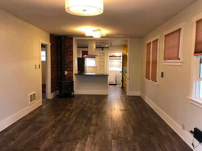 Foto del edificio - 3811 Aurora Ave N