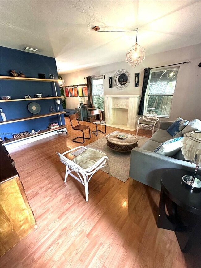 Foto del edificio - 3310 Oak Avenue 0, Miami, FL 33133
