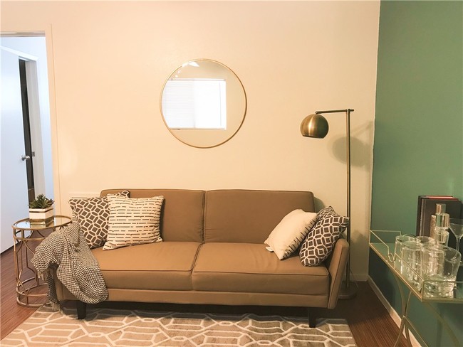 Foto del edificio - 301 W 39th St
