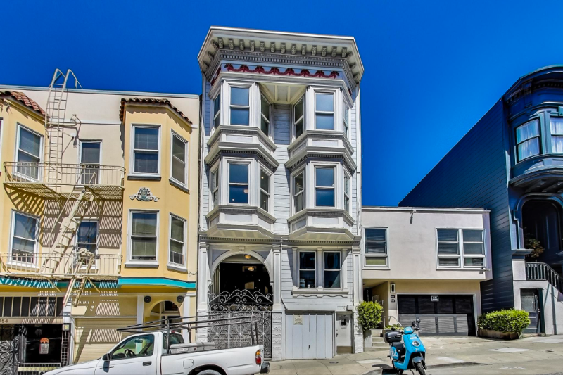 Primary Photo - 2046 Powell St