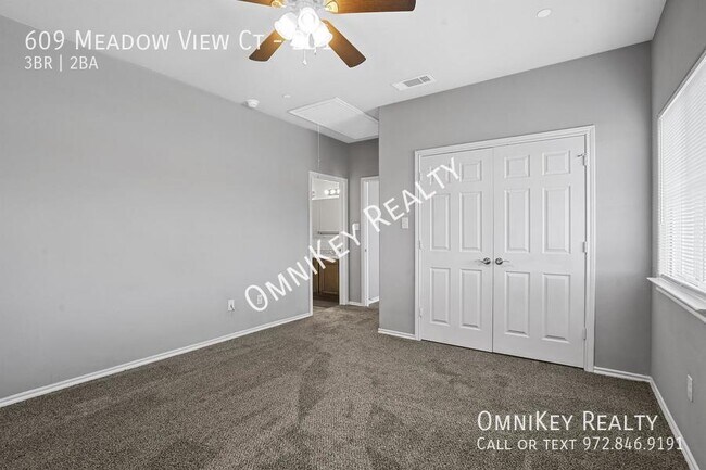 Foto del edificio - 609 Meadow View Ct