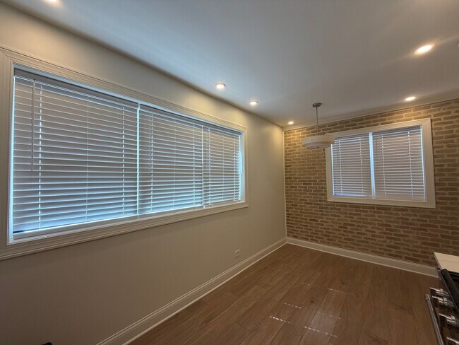 Foto del edificio - 5016 N Lawndale Ave