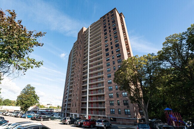 Building Photo - Forest View Crescent