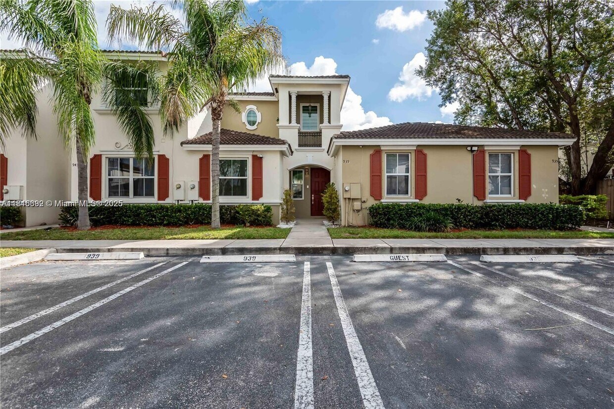 Foto principal - 939 NE 42nd Terrace