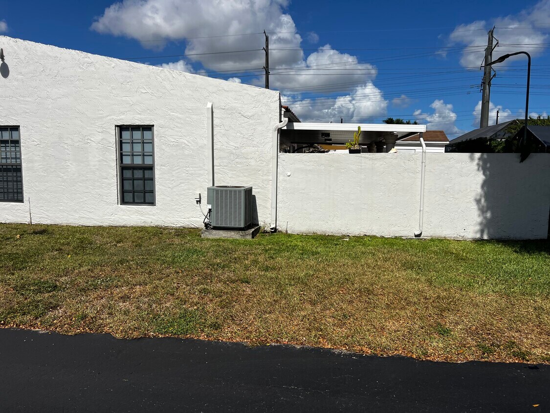 Foto del edificio - 9466 SW 5th Ln