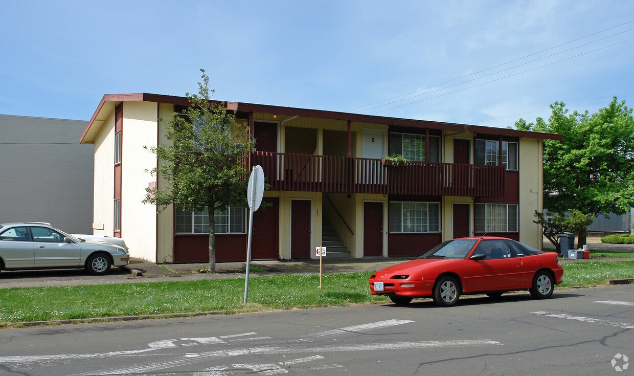 Primary Photo - 680 SW Washington Ave