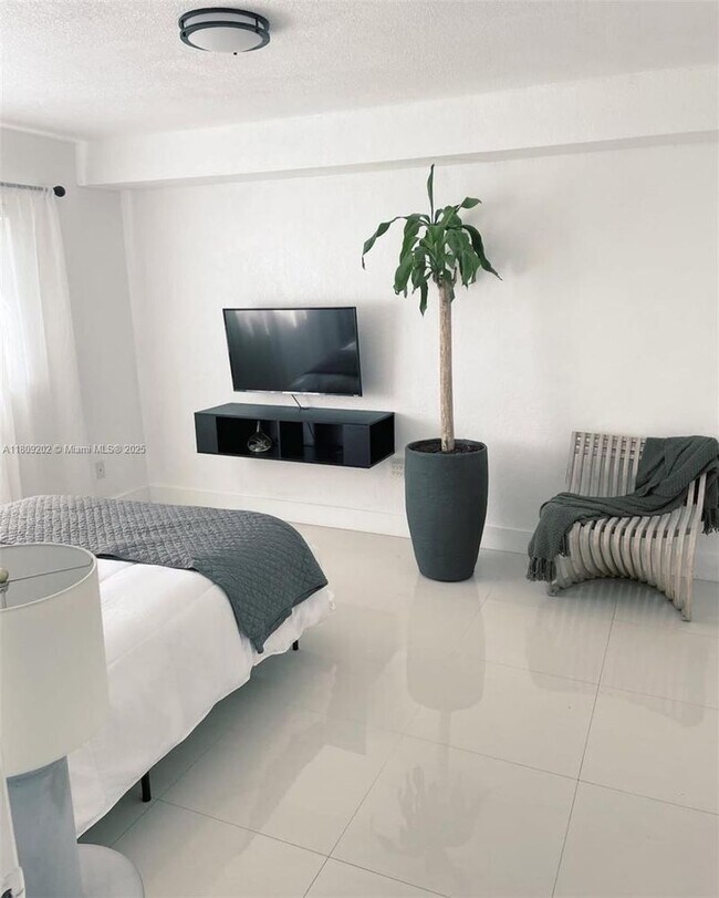 Foto del edificio - 445 SW 11th St