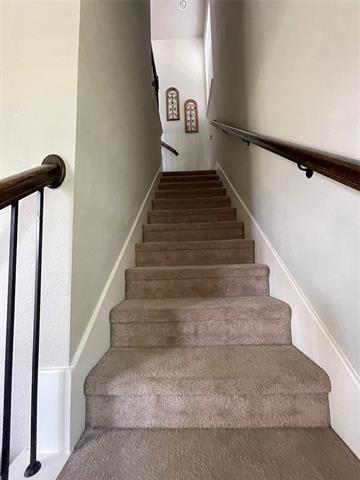 Foto del edificio - 525 W Royal Ln
