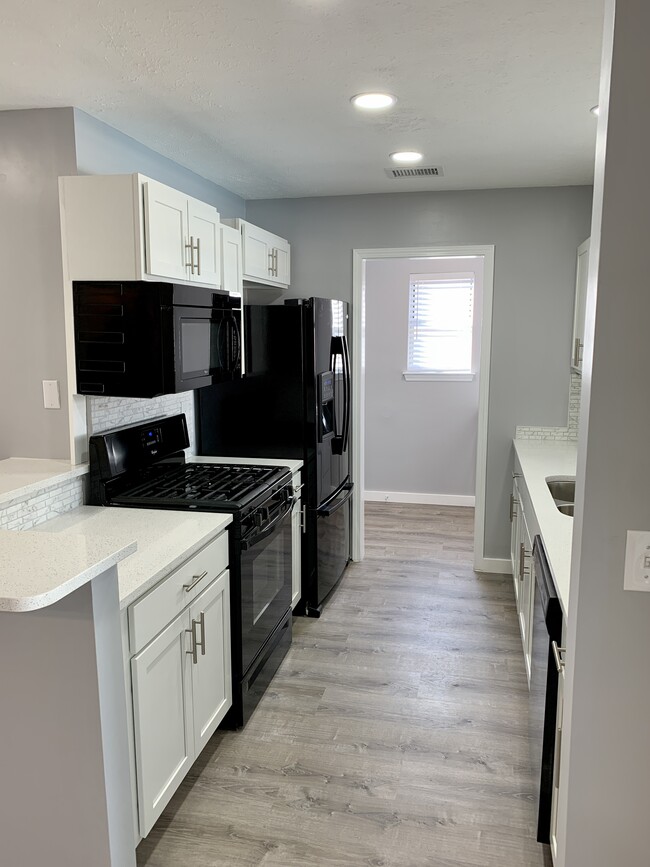 Kitchen - 151 Heritage Cir