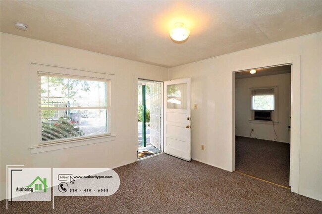 Foto del edificio - 1825 Grand Coulee Blvd